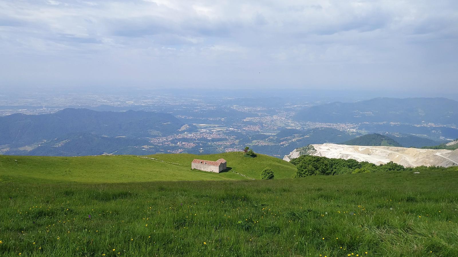 Monte Linzone e Passo di Valcava da Roncola