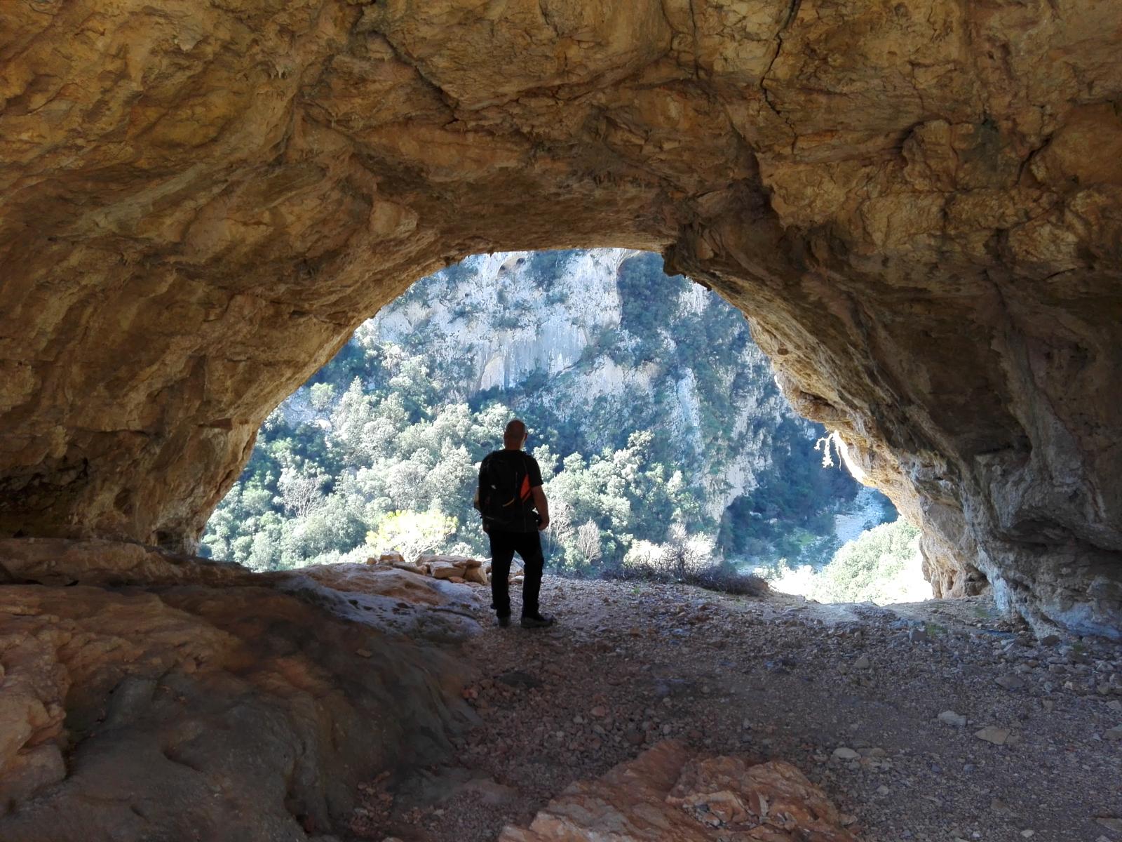 Grotta Sa Mesa Luna con anello per scala de Su Molente, Ziu Eneittu, scala Monte Longu, Nosculi e Scala 'e S'Iscra