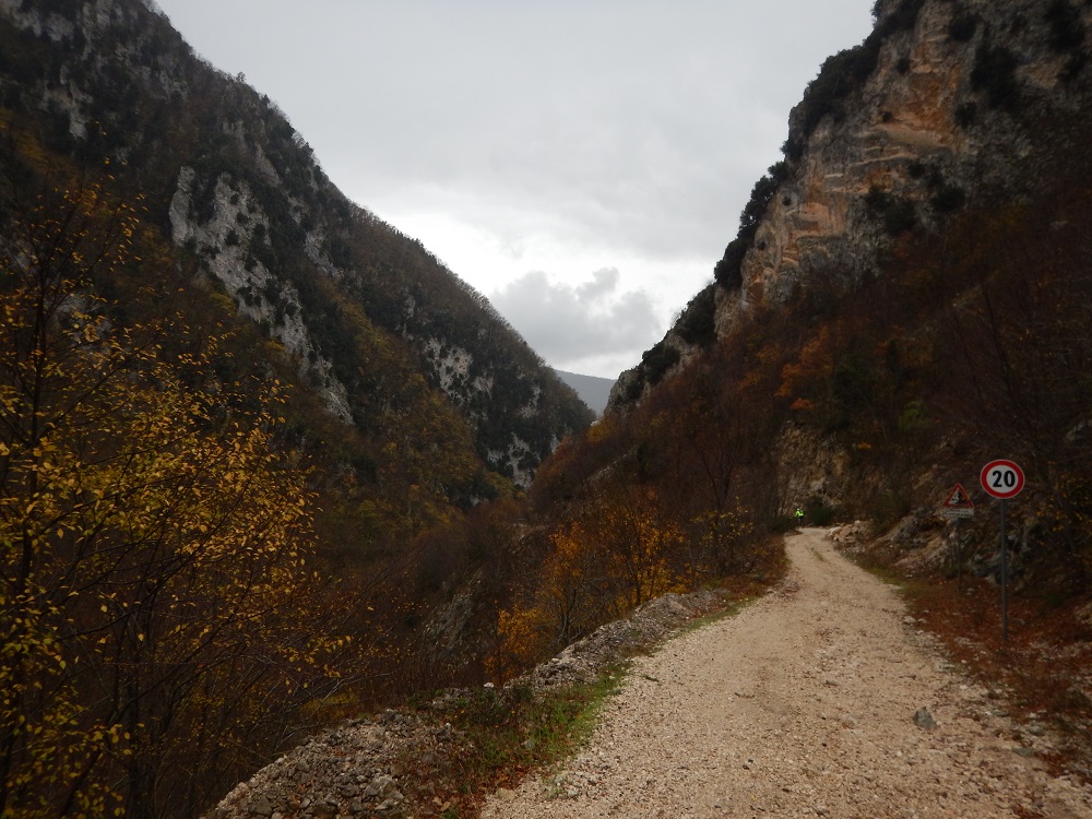 Anello del monte Navegna e Gole dell'Obito