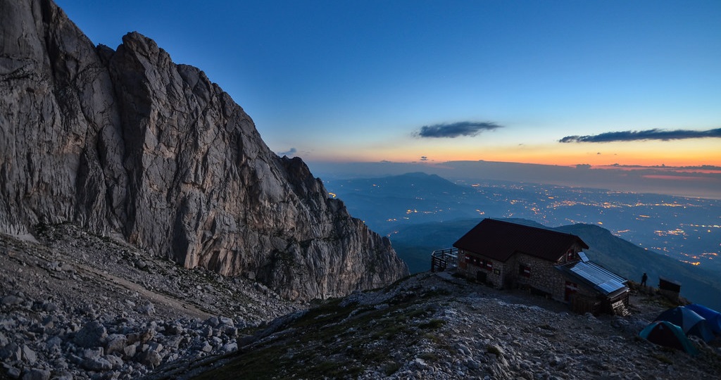 Rifugio Franchetti dall'Arapietra (valico del Laghetto)