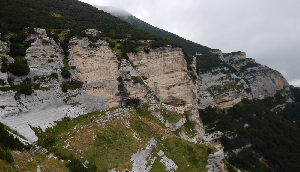 Anello del Vallone delle Tre Grotte da Pennapiedimonte