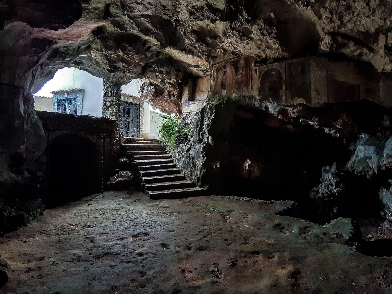 Anello del Monte Carbolino, il Santuario del Crocifisso e la grotta Selvascura