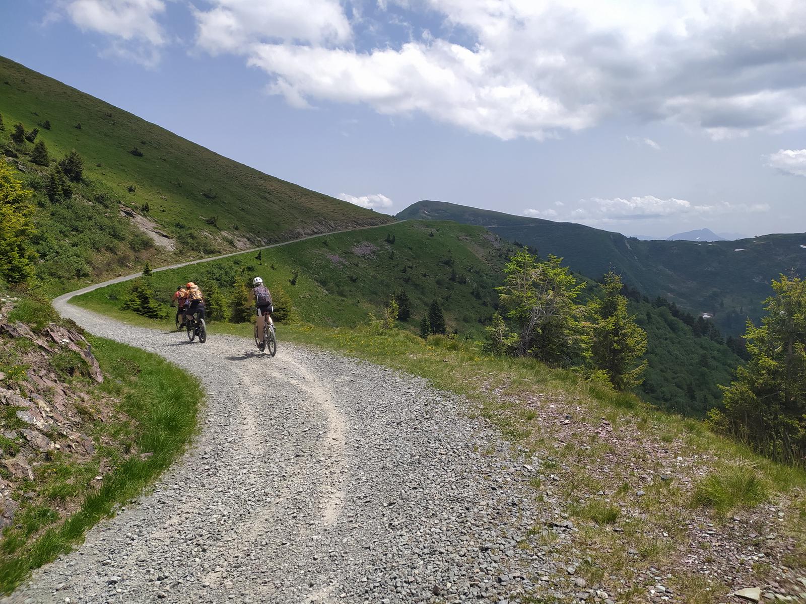 La panoramica delle vette al Monte Crostis